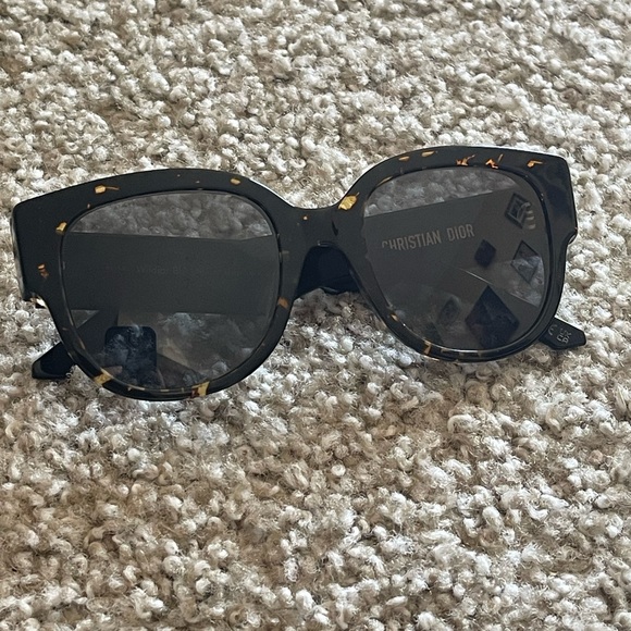 Dior Stylish Black and Tortoise Sunglasses